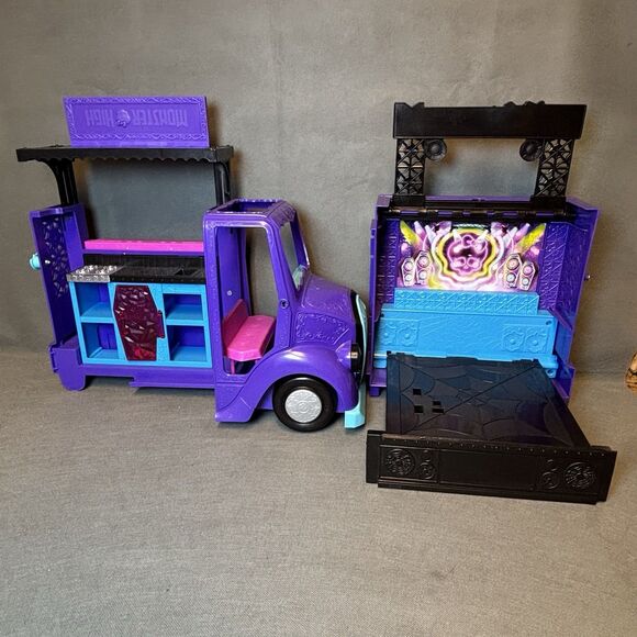 Monster Fest Fangtastic Rockin Food Truck Playset Monster High - Picture 1 of 10